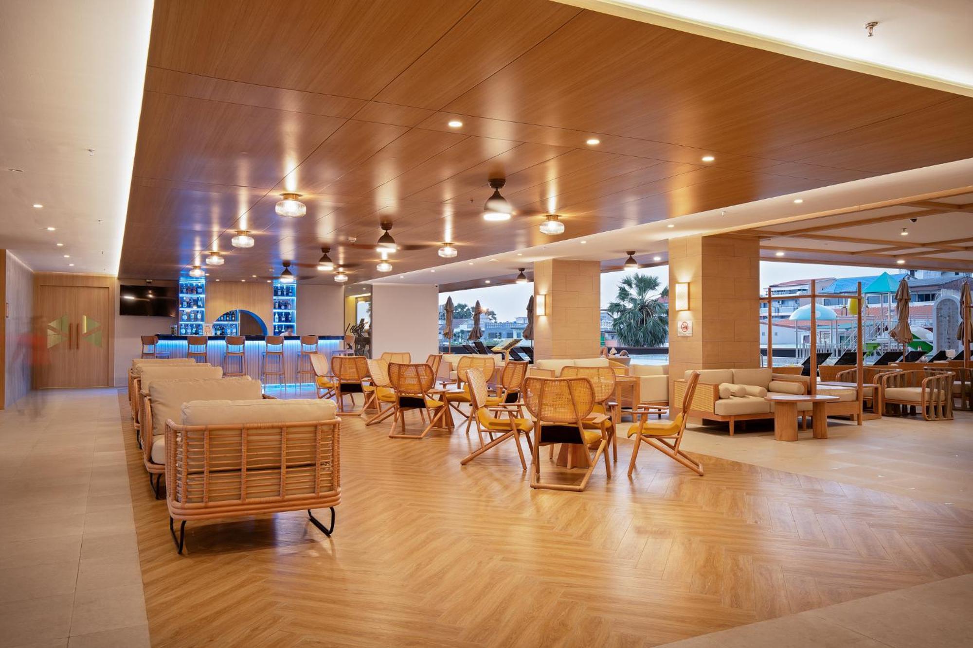Jomtien Thani Hotel Luaran gambar